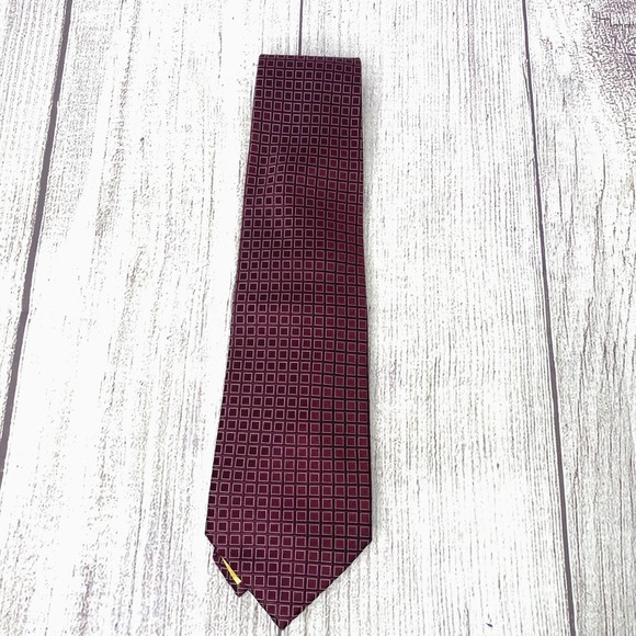 Donald J. Trump Signature Collection 100% Silk Necktie Maroon Square 4x60" - Picture 2 of 3